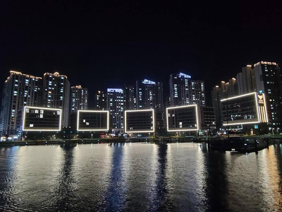 The Castle Ocean Marina Double Suite Yeosu Exterior photo