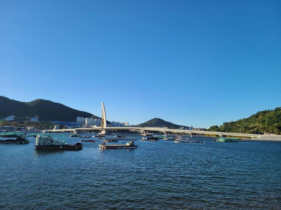 The Castle Ocean Marina Double Suite Yeosu Exterior photo