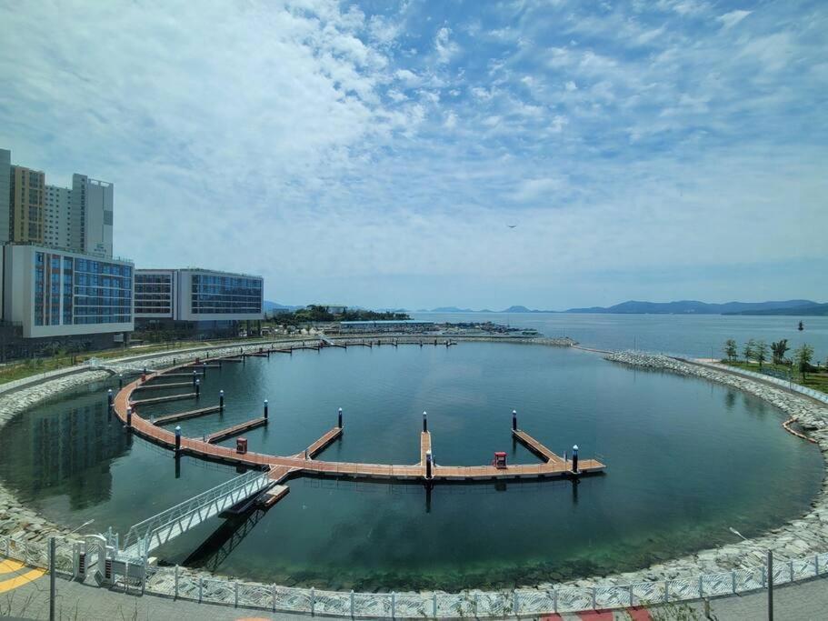 The Castle Ocean Marina Double Suite Yeosu Exterior photo